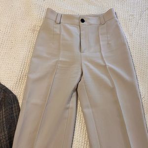 Cream colored Zara trousers/dress pants. Full length.